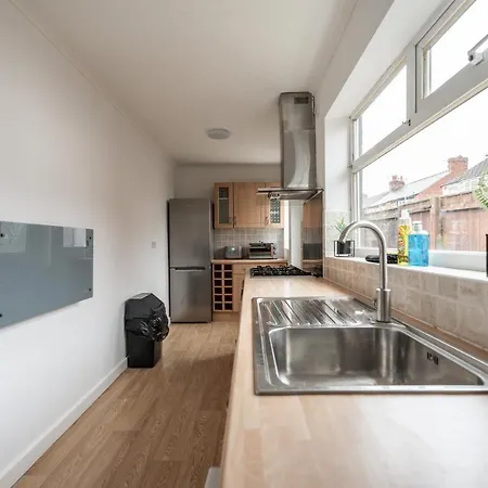 Rochester House 펜션 *